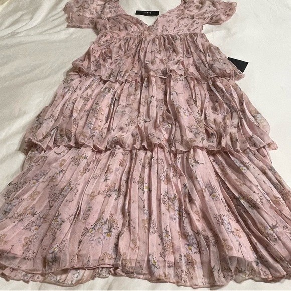 Lulus Gentle Charm Mauve Floral Print Pleated Tiered Midi Dress - Picture 12 of 16